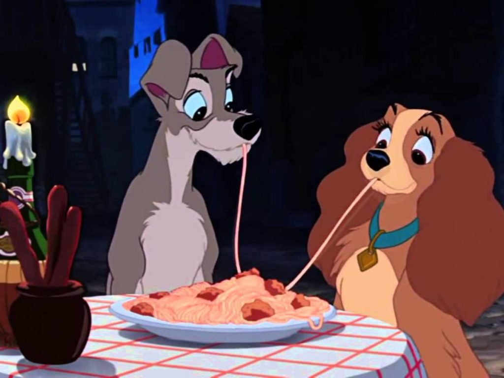 Golfo y Reina comiendo espagueti