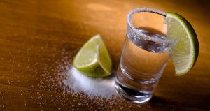 tequila con sal y limón