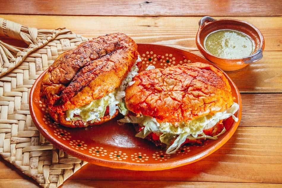 Plato con pambazos con salsa